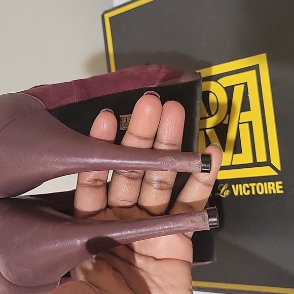 Booties - Picture 4 of 5